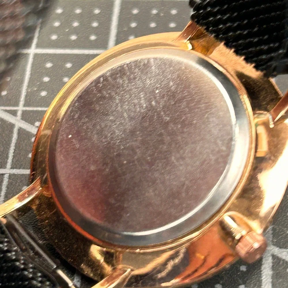 Disu wrist watch